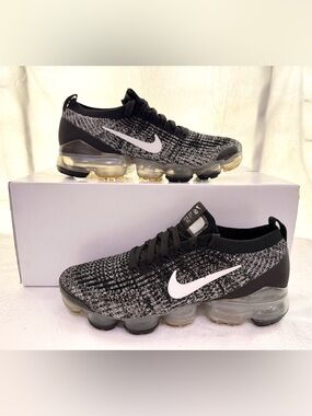 Women’s Nike VaporMax Flyknit 3 in Oreo Sz 8.5 S0024